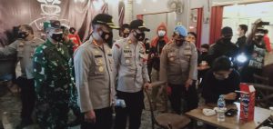 Polres Metro Bekasi Lakukan Patroli Skala Besar, Bubarkan Warga Yang Berkerumun