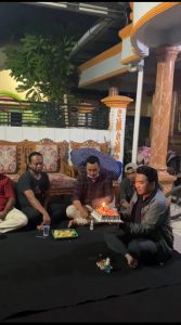 Pemuda -pemudi Setia Mulya berikan Kado Terindah Untuk Kades Terpilih, H.Ahmadi – Nursan Ricky.