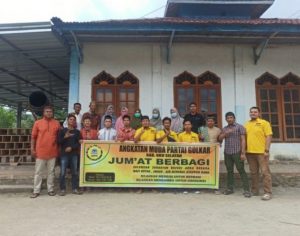 Dalam Peringatan HUT Ke 19, AMPG OKU Selatan Melaksanakan Bakti Sosial