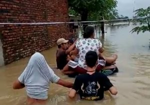 Banjir Melanda bekasi terjadi di 12 kecamatan dari 23 kecamatan se-Kabupaten Bekasi
