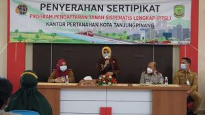 Walikota Bagikan 1.137 Sertifikat PTSL Ke Warga Tanjung Pinang