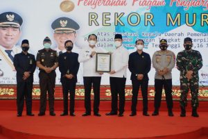 Dapat Penghargaan dari MURI, Bupati Popo: Ini Milik Semua Pihak