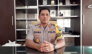 Kapolres Karawang Laksanakan penyekatan arus mudik Lebaran atau Idul Fitri untuk melaksanakan instruksi pemerintah