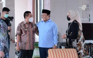 Bupati Dan Wakil Bupati Karawang Bersilahturahmi Kerumah Mantan Wakil Bupati Periode 2016 – 2021