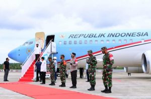 Danlantamal IV Sambut Presiden di Bandara RHF Tanjungpinang