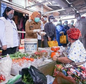 Fitrianti Agustinda Bersama BPOM Inspeksi Mendadak di Pasar 3-4
