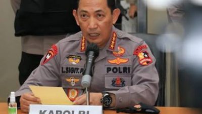 Kapolri Pimpin Vicon Kepada Seluruh Kapolda Mengecek Langsung Penanganan Covid 19