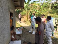 Kapolsek Cabangbungin Bersama Satgas Covid 19 Laksanakan Tes Swab Antigen Door to Door