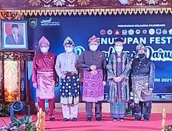 HD mendapatkan Gelar Baru dari Zuriat Kesultanan Palembang Darussalam “Cek Deru”