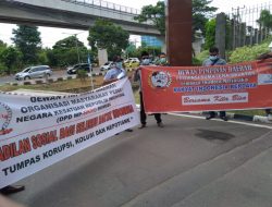 Gabungan LSM RIB dan MP-NKRI Unras di Kejati Sumsel