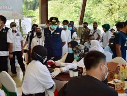 Wakil Bupati Bogor Laksanakan Vaksinasi Terhadap Pelaku Usaha Pariwisata