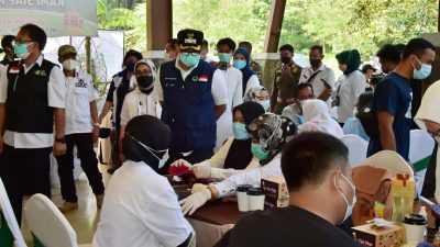 Wakil Bupati Bogor Laksanakan Vaksinasi Terhadap Pelaku Usaha Pariwisata