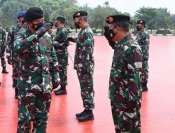 Panglima TNI menaikkan pangkat 44 perwira tinggi (Pati) TNI satu tingkat lebih tinggi