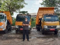 Dinas Lingkungan Hidup Kabupaten Bekasi menempatkan masing-masing lima orang tenaga harian lepas sebagai tenaga Relawan Penanganan Covid-19