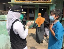 Fitrianti Himbau Warga Untuk vaksinasi di Puskesmas Agar Dapat Pelayanan Medis