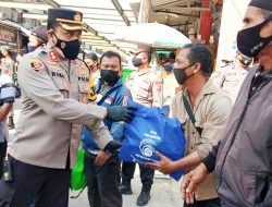 Kapolres Karawang Meninjau Posko PPKM Di Pasar Johar