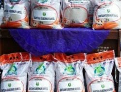 Bansos Dari Gubernur Sumsel Yang di Salurkan FPPS diterima Warga Hanya 5 kg ?