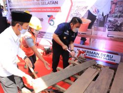 Herman Deru Bersama Harnojoyo Bedah Rumah Milik Janda Enam Anak