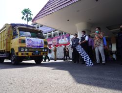 Herman Deru Salurkan Bantuan Beras PPKM untuk 430.808 KPM-PKH