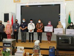 Pemkot Palembang Terima CSR dari Bank Mandiri dan PT Propan