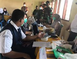 Siswa SMP Negeri 26 Palembang Laksanakan Vaksinasi Covid -19 Demi Suksesnya PTM