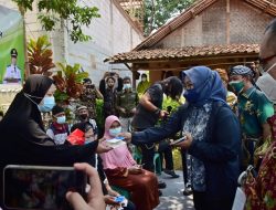 Bupati Bogor Berikan Bantuan Sosial Rehabilitasi Rumah Tidak layak Huni