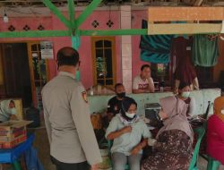 Polsek Tegalwaru Polres Karawang Door To Door Gerai Vaksin Persesi Dosis I dan II
