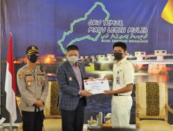 Anggota Paskibraka Menerima Penghargan