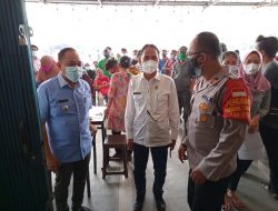 Libatkan Tiga Pilar, Kecamatan Kemuning Gelar Vaksinasi Massal Covid-19