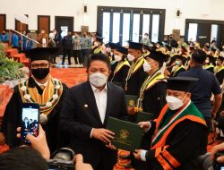 HD Hadiri 442 Wisudawan/ti Universitas Tamansiswa Palembang