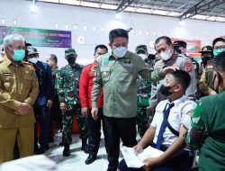 Herman Deru “Keroyok” Vaksinasi di 17 Kabupaten/Kota