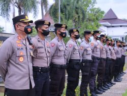 243 personil gabungan mengamankan pelaksanaan unjuk rasa dari Koalisi buruh Pangkal Perjuangan Kabupaten Karawang