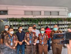 Gubernur Jawa Barat Berpesan Pada Pengadilan Negeri Bandung Ustad Yang Perkosa 12 Santriwati Hingga Hamil dan Melahirkan Di Hukum Seberat Berat nya