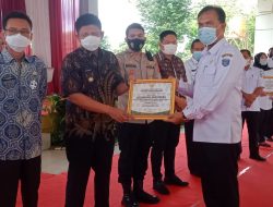 Camat Harlius, S.Sos,.MM Mendapatkan Penghargaan dari Bupati OKU Timur