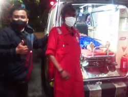 Relawan Ambulan Menjelang Malam Pergantian Tahun 2021-2022 Berperan aktif Kegiatan Sosial