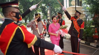 Kombes Pol Hendra Gunawan Resmi Di GantikanKombes Pol Gidion Arif Setyawan S.I.K., S.H., M.Hum