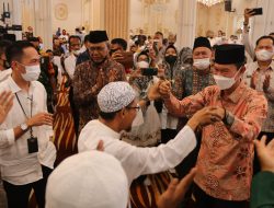 Disambut Musikal Gambus, Harnojoyo dan Ratu Dewa Menari Bersama Warga SU 2