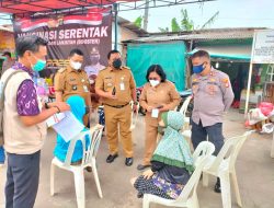 Kelurahan Wanasari Bersinergi Dengan Polsek Cikarang Barat Laksanakan Giat Vaksinasi Serentak