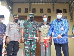 Bupati Tangerang Bersama Danrem 052/ Wijayakrama Serahkan Rumah Layak Huni di Panongan