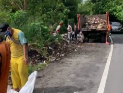 Gerak Cepat DLH OKU Selatan Adanya Tumpukan Sampah Liar di Kelurahan Kisau