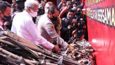 Kapolda Bersama Wakil Gubernur Sumsel Musnahkan 532 Senpira