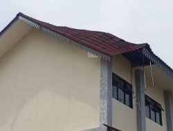 PEMERINTAH KABUPATEN BEKASI SEGERA MENYIKAPI RUNTUHNYA BAGIAN ATAP SDN MEKARSARI 05 TAMBUN SELATAN