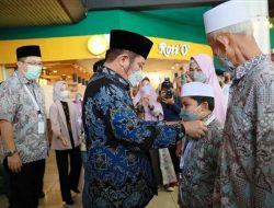 Herman Deru Melepas Sebanyak 22 Jamaah Umroh 