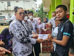 PGRI Prov Sumsel Salurkan Bantuan Kepada Warga Terkena Musibah Kebakaran