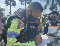 Polres Bogor menilang ambulans berlogo Relawan Ambulan Golkar