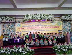 Wisudawan / Wisudawati dan Tasyakuran Hafidz dan Hafidzah Jus 29 dan 30 Angkatan ke-5 SD IT Tarbawi