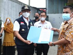 Pj Bupati Bekasi Dani Ramdhan Tindak Tegas Menyegel PT. Kimu Sukses Abadi