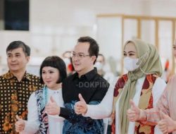 dr Hj Cellica Nurrahadiana Bupati Karawang Hadiri Giat Grand opening Metro