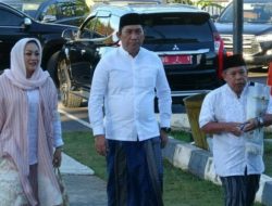 Bupati OKU Selatan Bersama Wabup Melaksanakan Ibadah Shalat Idul Adha Berjamaah di Masjid Agung Al-Muhtadin