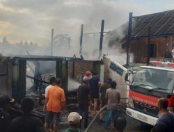 Tiga Rumah Didesa Surabaya Banding Agung Dilalap Sijago Merah